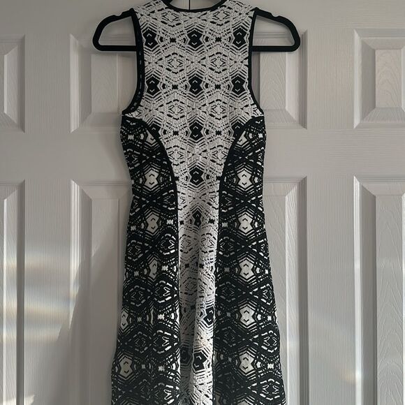 Parker Women’s Black & White Jacquard Fit & Flare Cocktail Holiday Dress Size XS - Picture 7 of 7